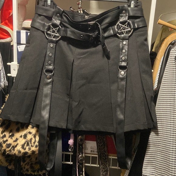 Killstar | mayhem light the fire mini skirt - Picture 3 of 6